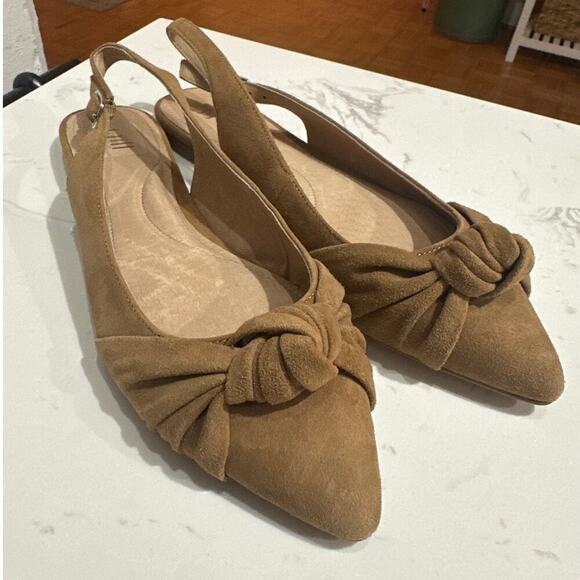 J. Jill Women's Nicolette Slingback Tan Suede Bow Flats, NWOT, Size 7.5 - Picture 1 of 4